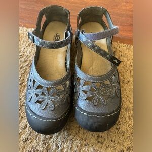 Navy “Floral” Sandals